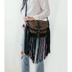 Louis Vuitton Purse. Crossbody. Satchel. Boho